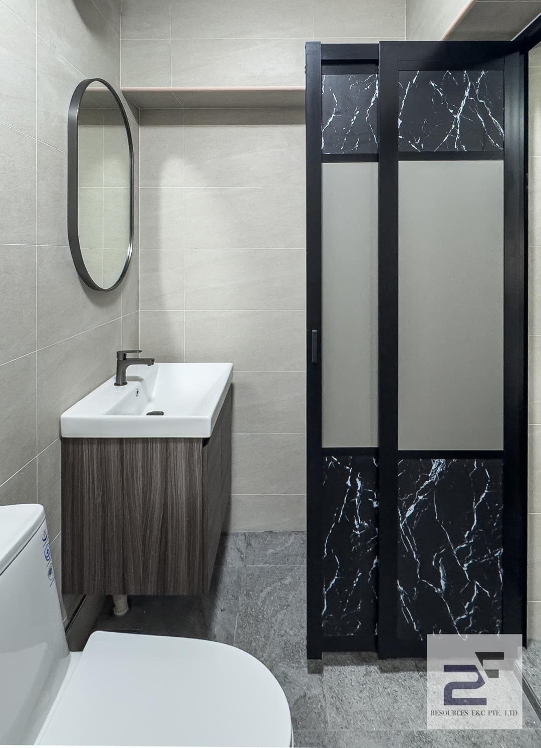 Modern Minimalist Toilet Renovation